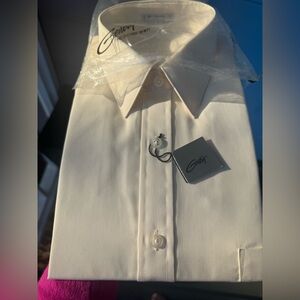 NWT Gentry Men's Cream Fitted Shirt